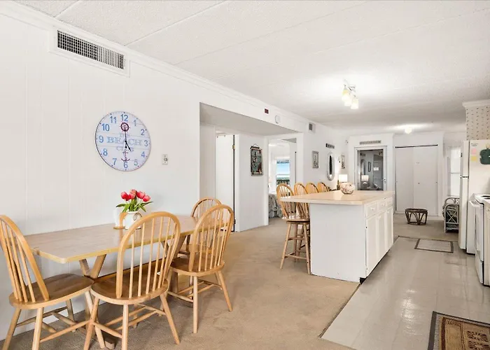 Beautiful Ocean Views From 2 Bedroom Sea Terrace With Outdoor Pool! Holiday home