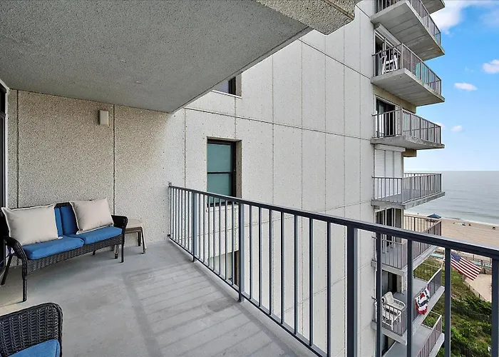 Beautiful Ocean Views From 2 Bedroom Sea Terrace With Outdoor Pool!