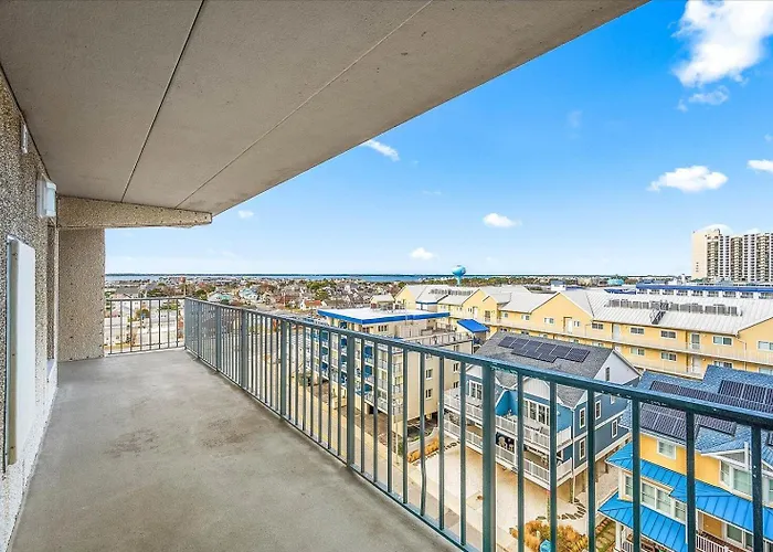 Beautiful Ocean Views From 2 Bedroom Sea Terrace With Outdoor Pool! Holiday home
